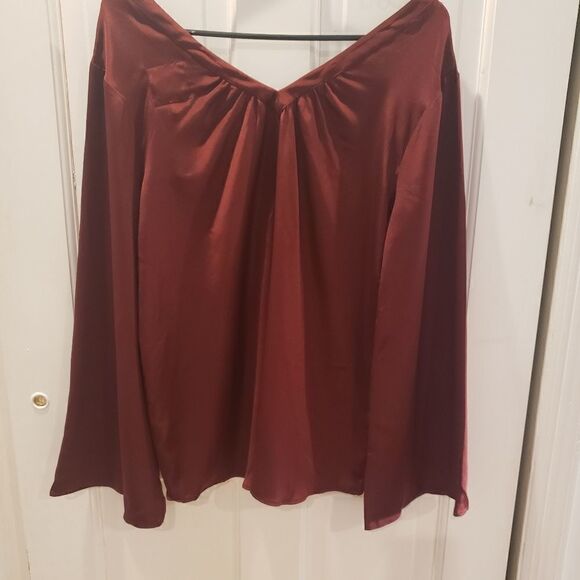 Chaser Bell Sleeve Peasant Top - Picture 6 of 7